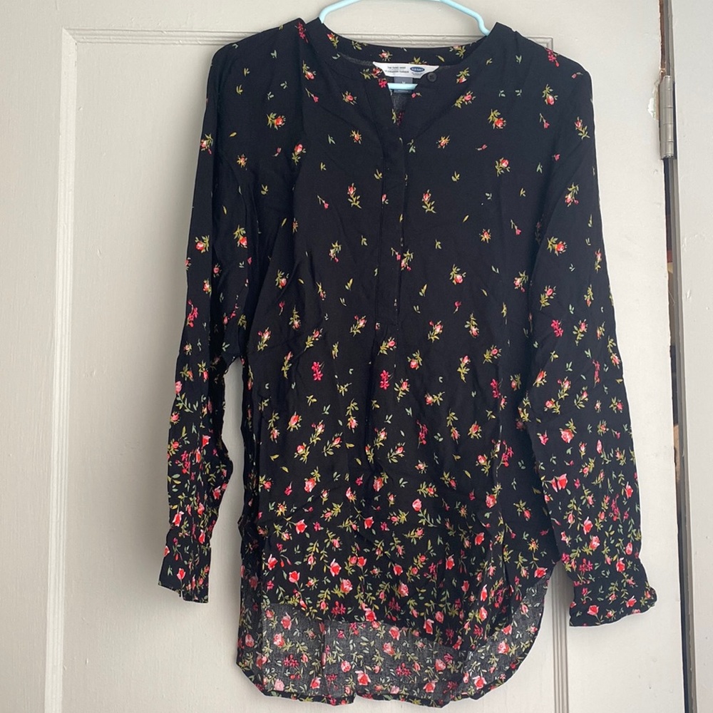 Old Navy Long sleeve floral blouse
